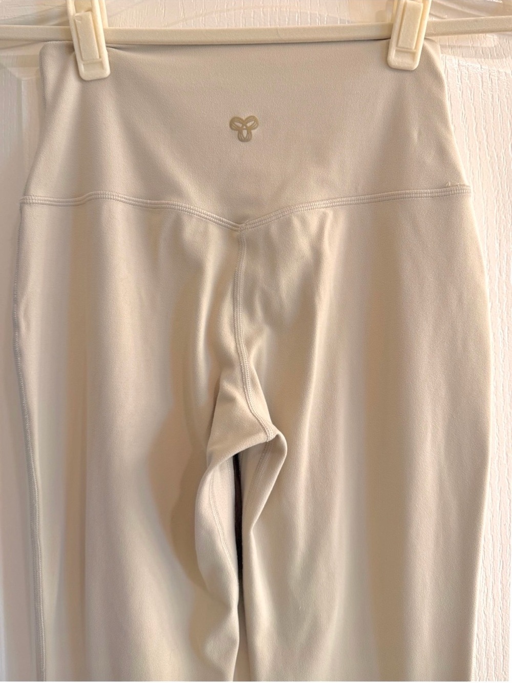 Aritzia leggings - Picture 3 of 4